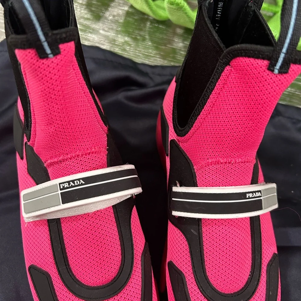 Prada Pink and Black Sneakers with Bold Design - Picture 3 of 6